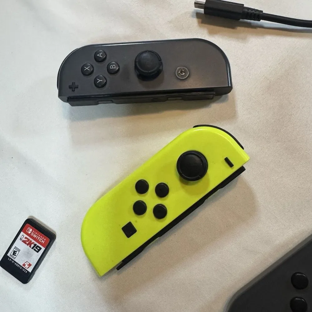 Nintendo Switch Console V1 Unpatched XAW1007 Neon Joy Cons Dock Charger Bundle